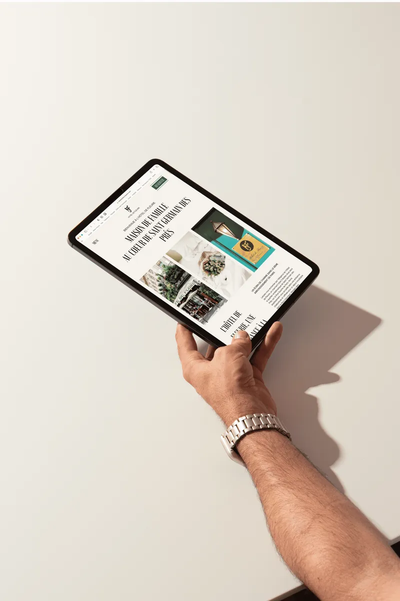 mockup tablette du site internet de l’hôtel de fleurie mockup tablette du site internet de l'hôtel de fleurie